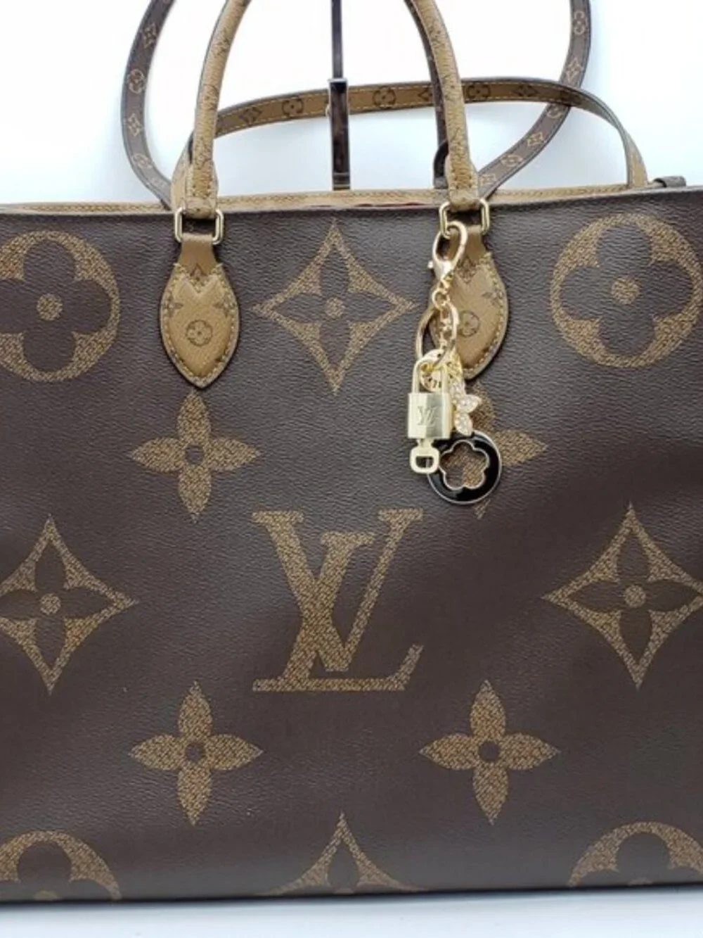 Authentic Louis Vuitton Gold Lock & Key 🔑 Bag Charm w/ Unbranded Flower Charm